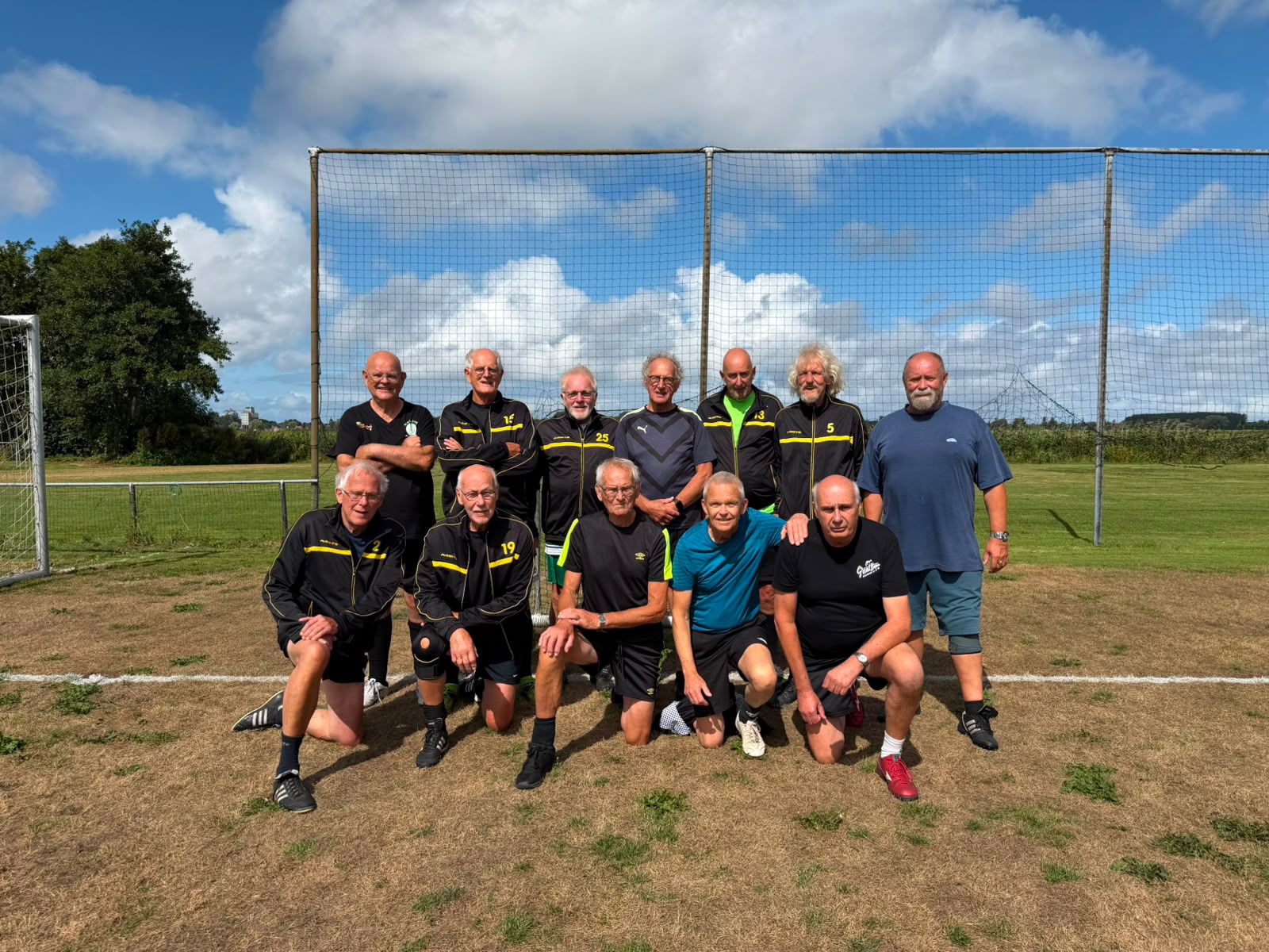 Walkingvoetballers op bezoek in Zandeweer! ⚽️